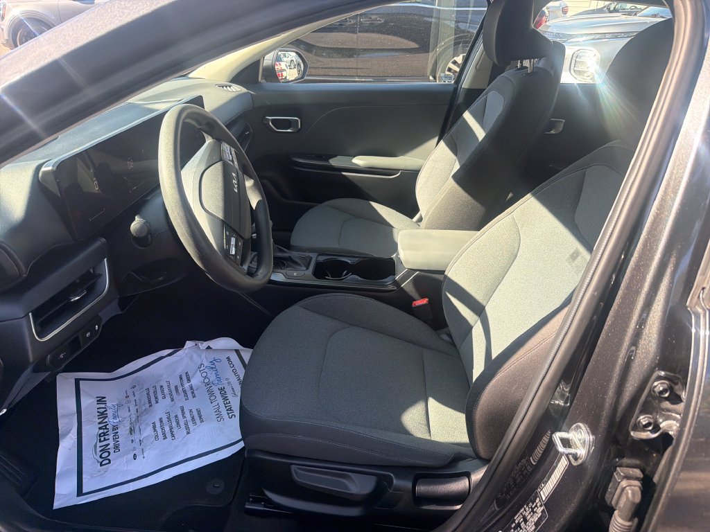 Used 2025 Kia K4 FWD image 14