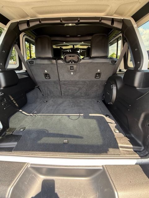 Used 2024 Jeep Wrangler Unlimited Rubicon AWD/4WD image 11
