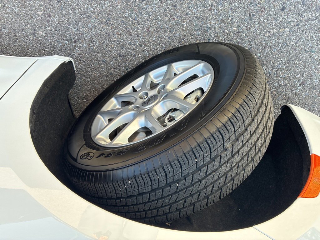 Used 2022 Chrysler Pacifica Touring-L image 9