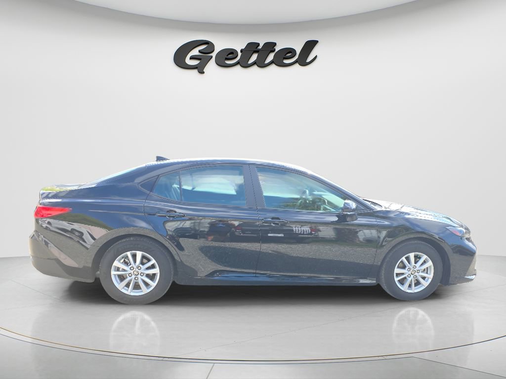 Used 2026 Toyota Camry LE image 11