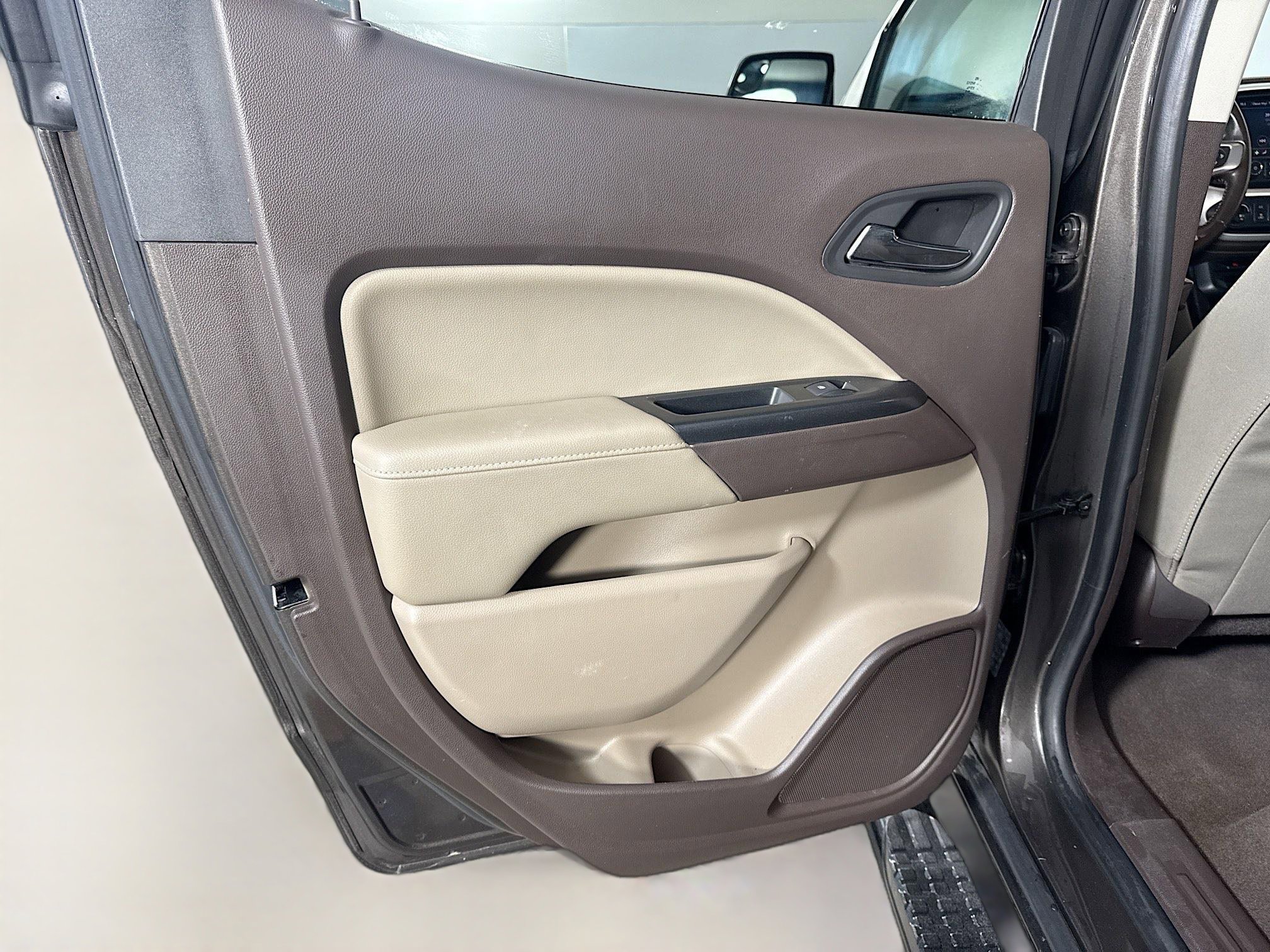 Used 2020 GMC Canyon SLE w/ SLE Convenience Package image 26