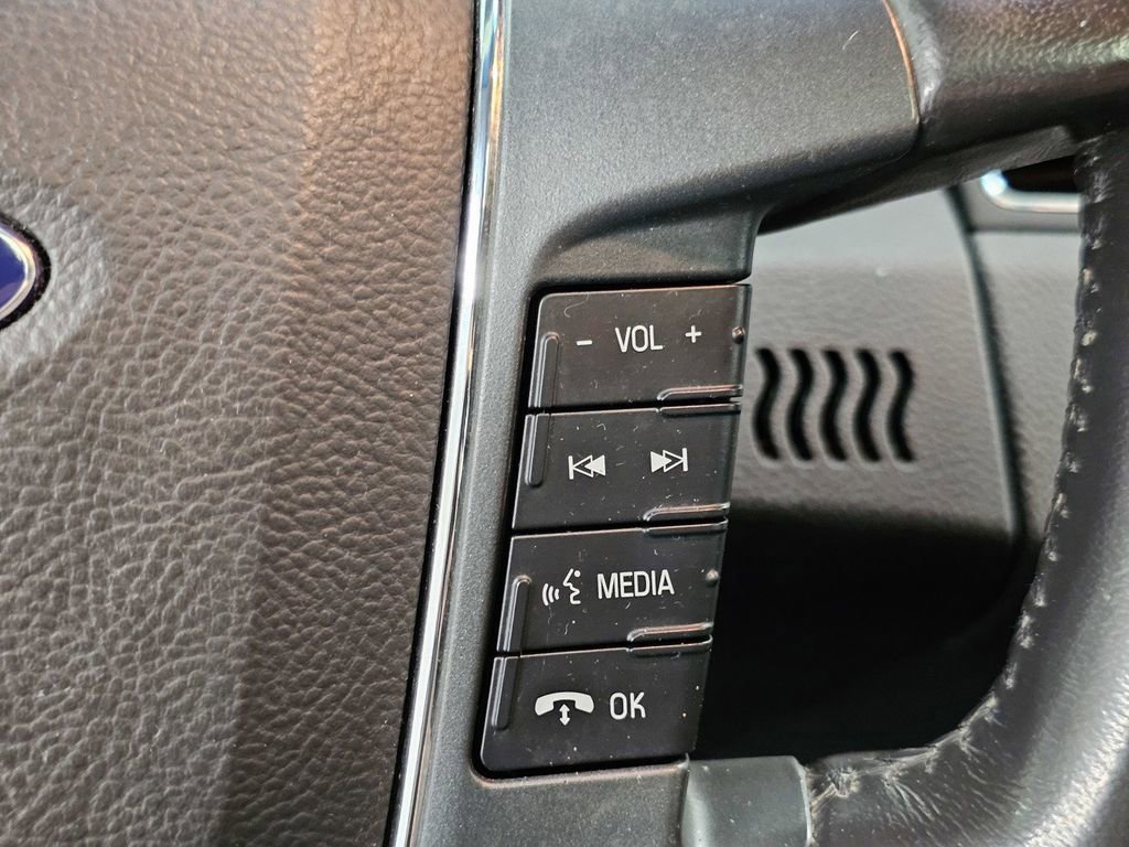 Used 2010 Ford Taurus SEL image 32