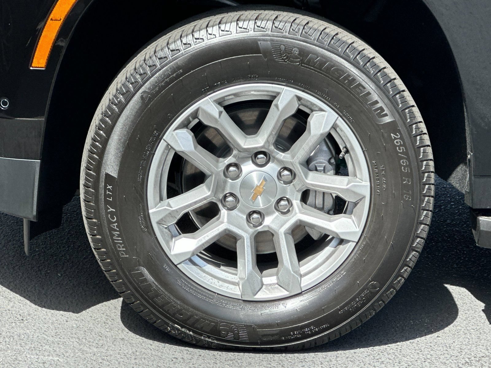 Used 2026 Chevrolet Suburban LT w/ Comfort Package RWD image 34