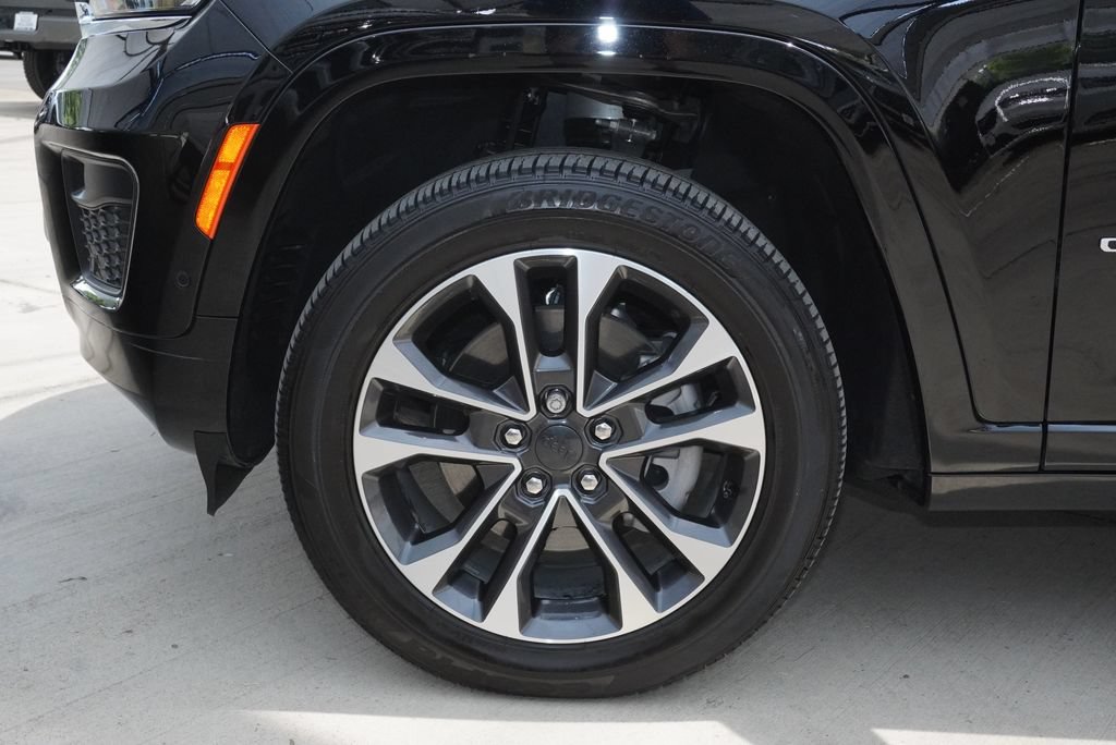 Used 2024 Jeep Grand Cherokee L Overland AWD/4WD image 12