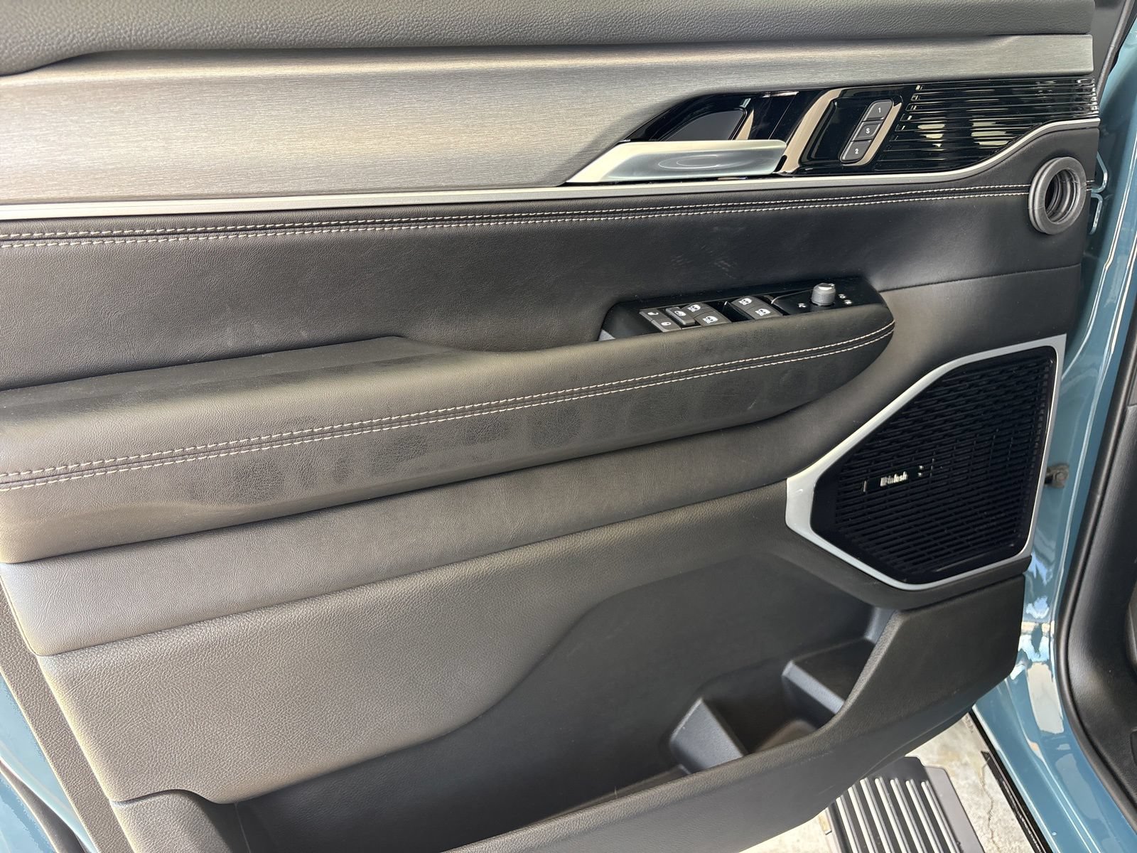 New 2026 Jeep Grand Wagoneer Limited AWD/4WD image 12