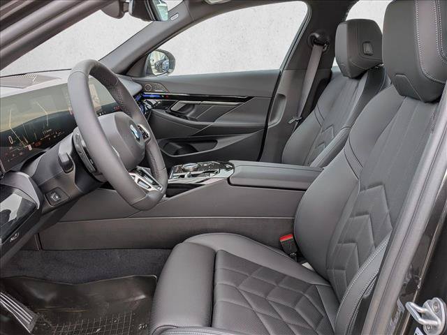 Used 2026 BMW 530i xDrive w/ M Sport Package AWD/4WD image 4
