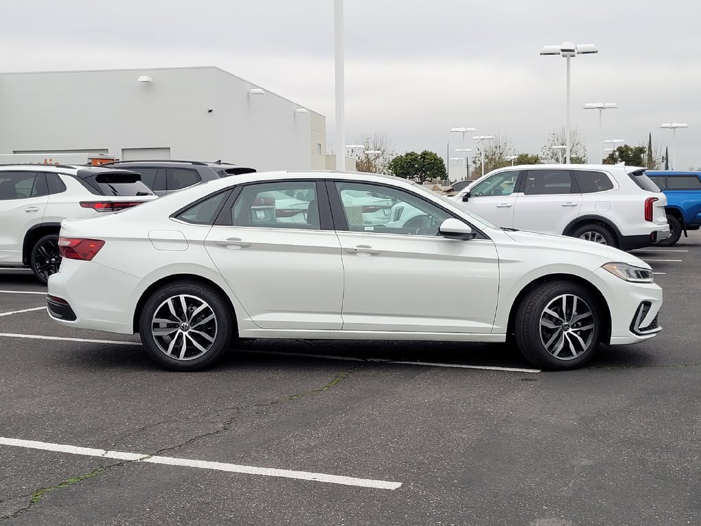 New 2026 Volkswagen Jetta SE FWD image 4