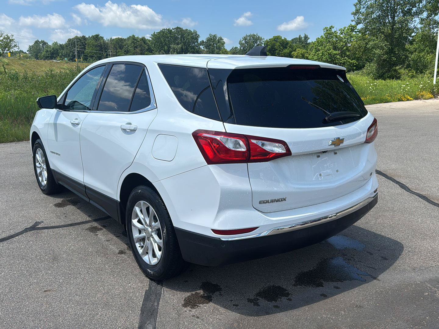 Used 2020 Chevrolet Equinox LT w/ Driver Convenience Package FWD image 3