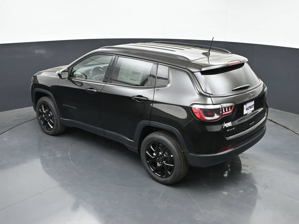New 2026 Jeep Compass Latitude AWD/4WD image 31