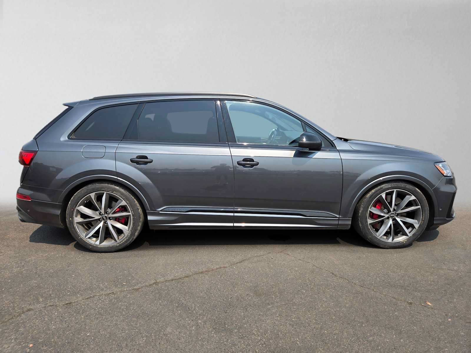 Used 2023 Audi SQ7 Prestige AWD/4WD image 2