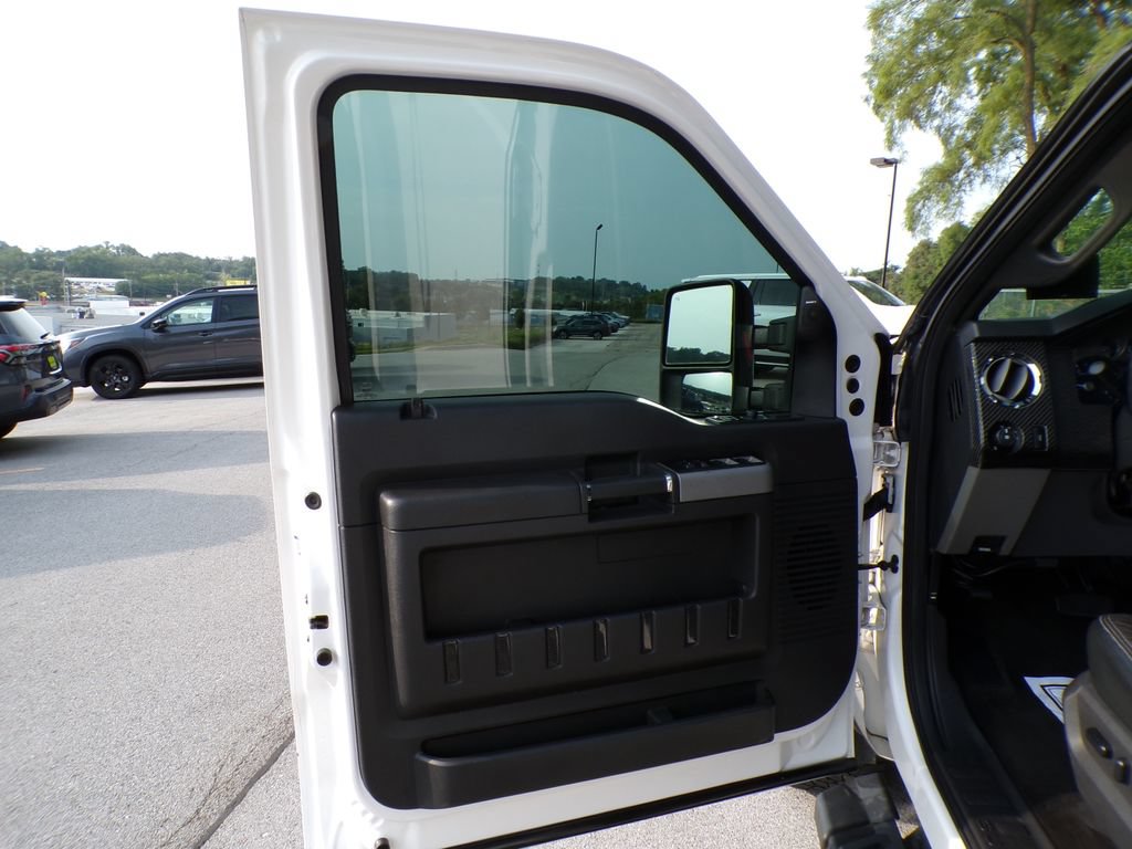 Used 2016 Ford F250 Lariat w/ Lariat Ultimate Package AWD/4WD image 21