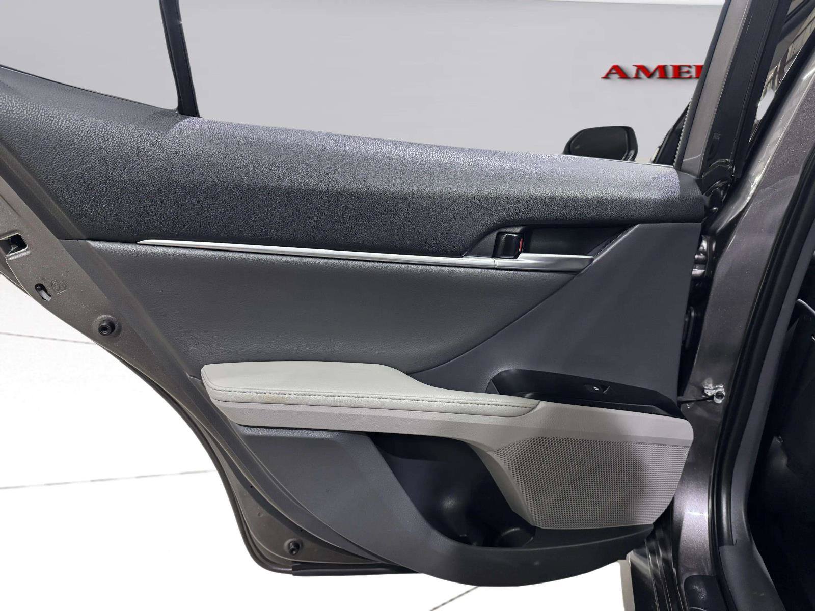Used 2020 Toyota Camry XLE FWD image 45