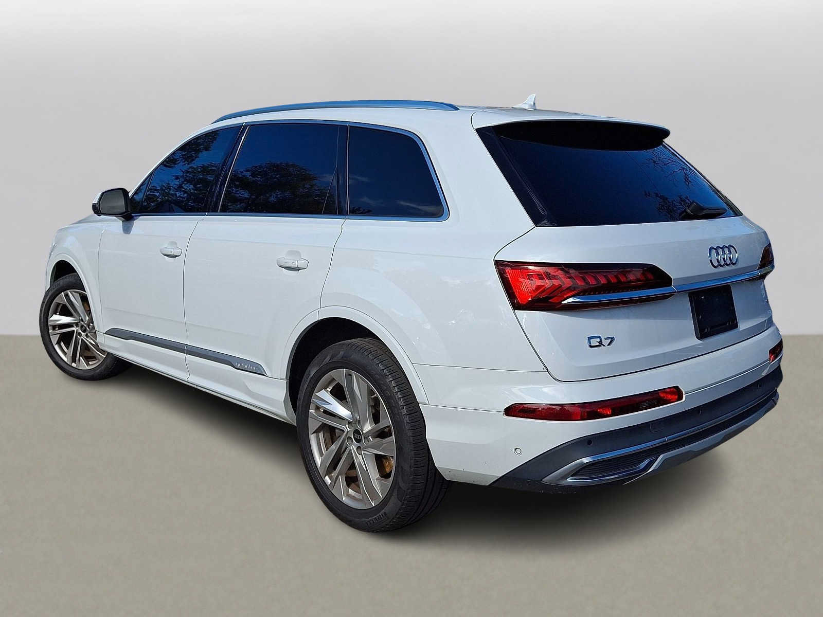 Used 2023 Audi Q7 3.0T Premium Plus AWD/4WD image 4