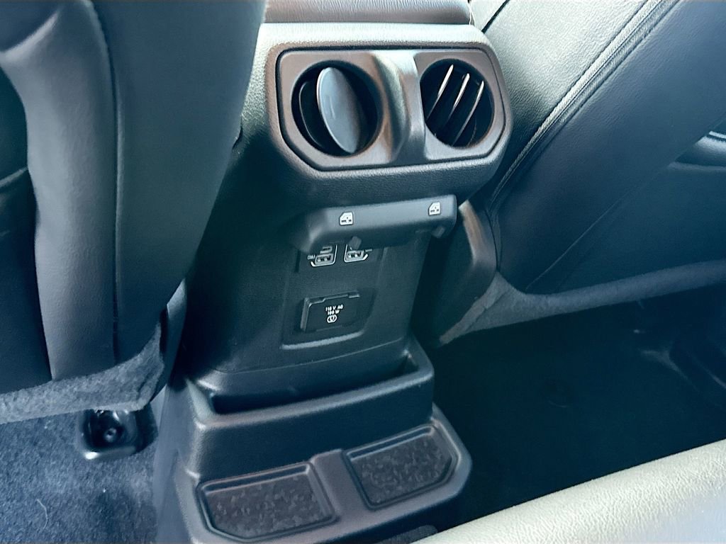 Used 2021 Jeep Wrangler Unlimited Sahara AWD/4WD image 27
