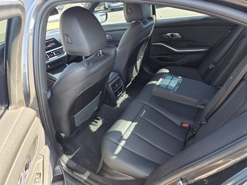 Used 2019 BMW 330i xDrive Sedan w/ Convenience Package AWD/4WD image 11
