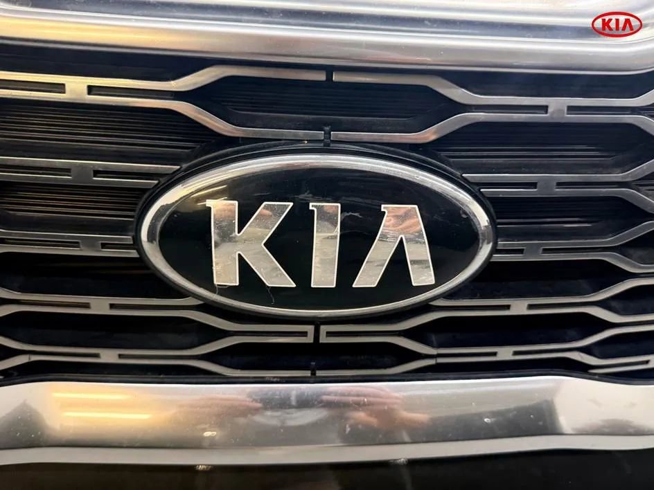 Used 2022 Kia Telluride S AWD/4WD image 5