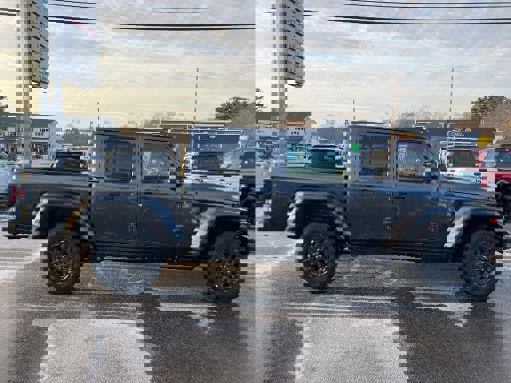 New 2026 Jeep Gladiator Sport image 9