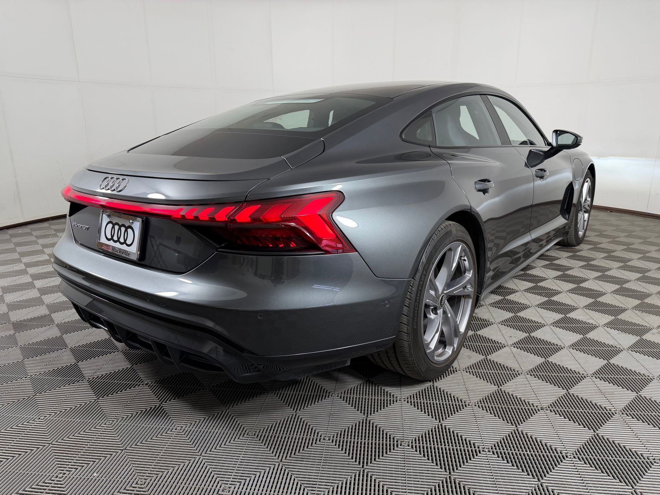 Used 2023 Audi e-tron GT Prestige w/ Prestige Package AWD/4WD image 9