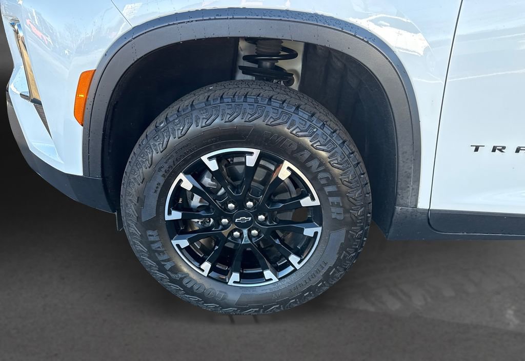 Used 2024 Chevrolet Traverse Z71 image 12