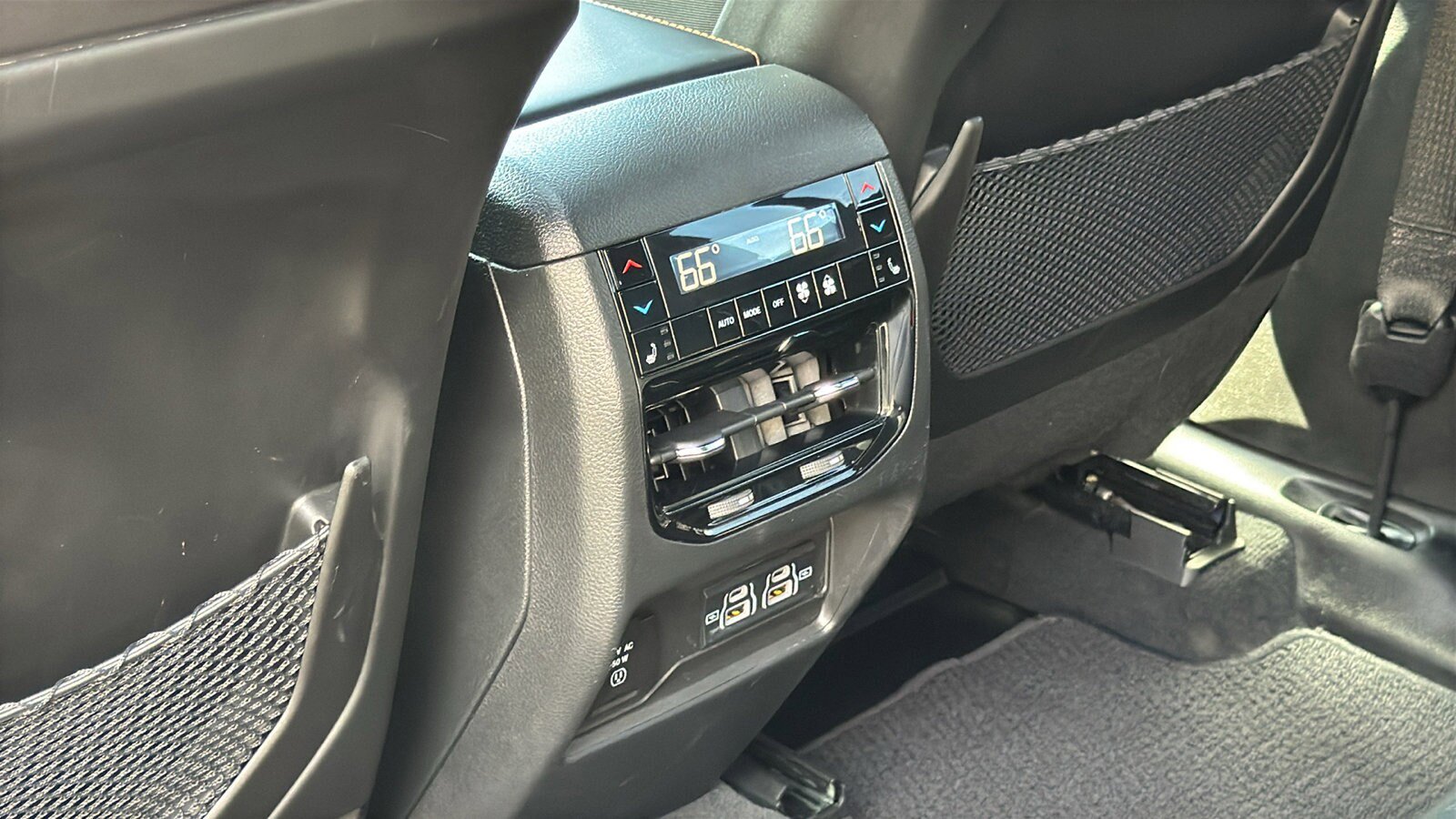Certified 2024 Jeep Grand Cherokee Summit w/ Adv Protech Group IV image 33