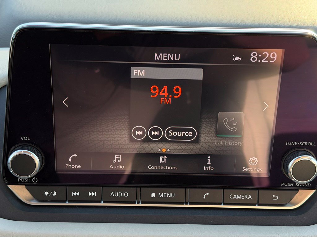 Used 2023 Nissan Rogue SV FWD image 30