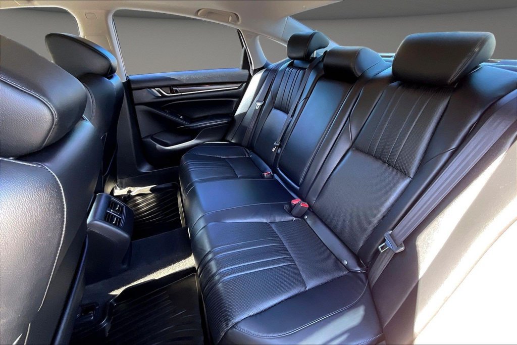 Used 2018 Honda Accord Touring image 25