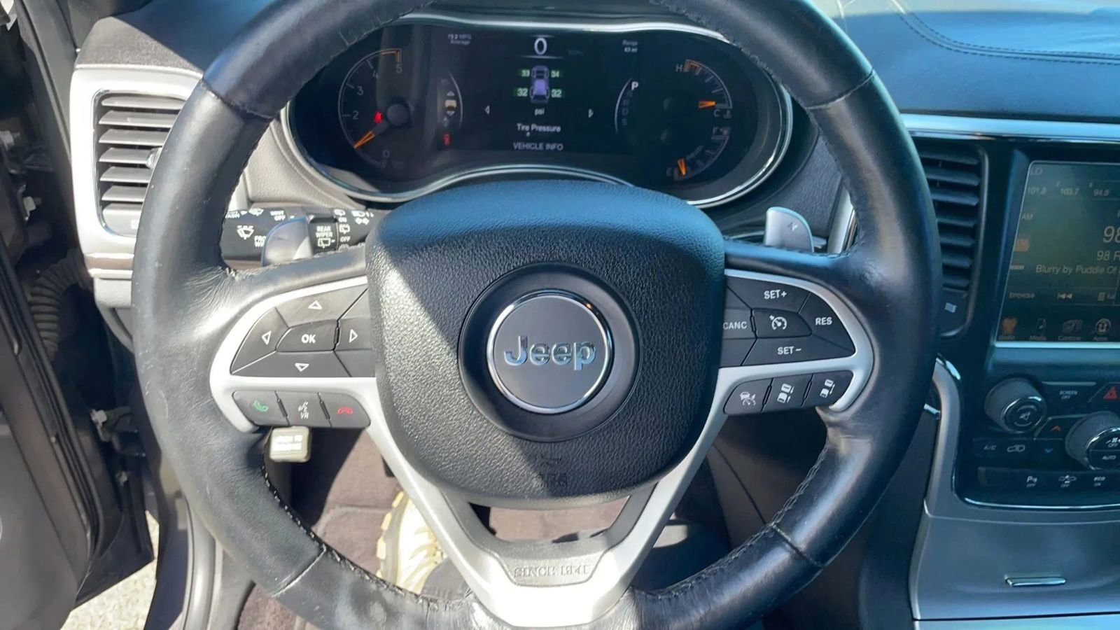 Used 2015 Jeep Grand Cherokee High Altitude RWD image 10