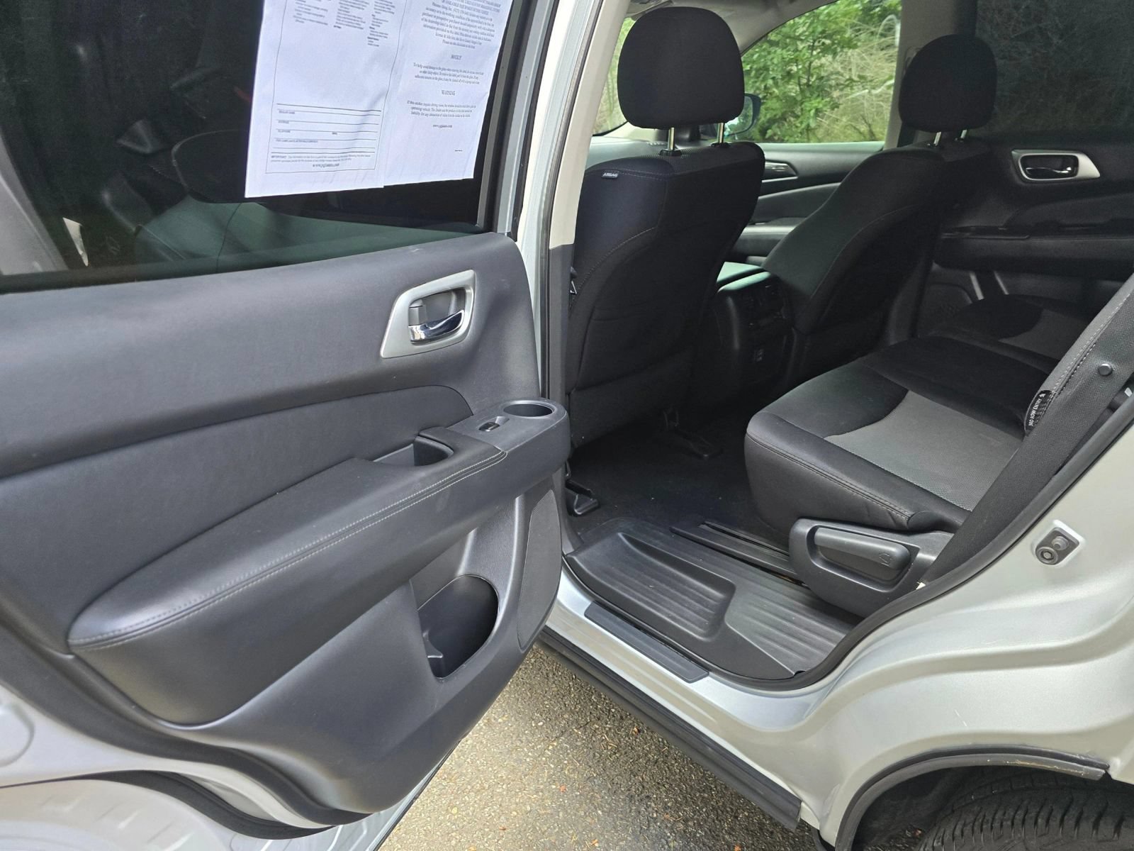 Used 2018 Nissan Pathfinder SV AWD/4WD image 19