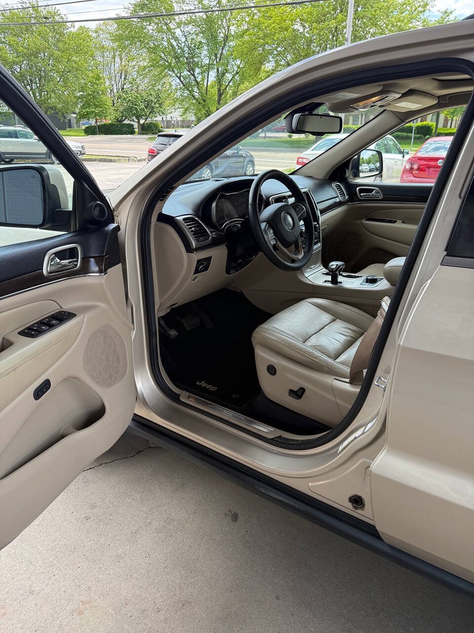 Used 2014 Jeep Grand Cherokee Limited AWD/4WD image 9