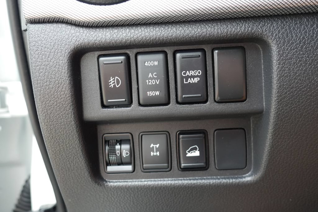 Used 2018 Nissan Titan PRO-4X AWD/4WD image 14