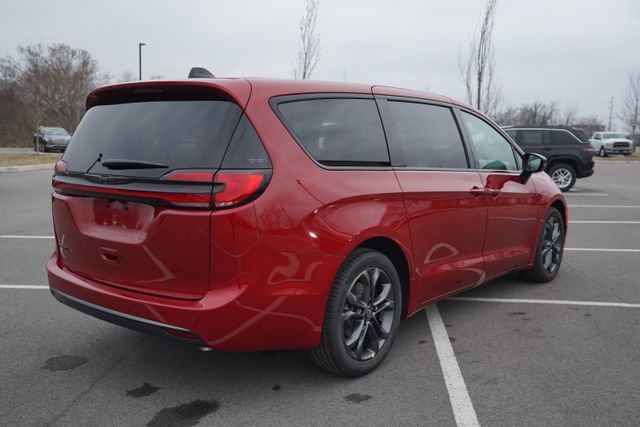 New 2026 Chrysler Pacifica Select FWD image 8