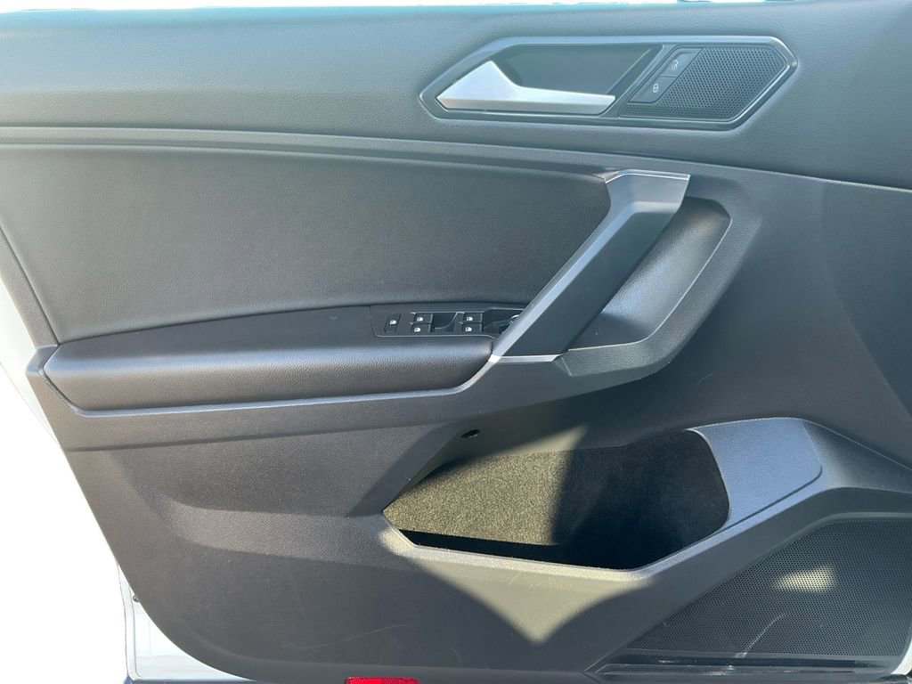 Used 2018 Volkswagen Tiguan SE image 22