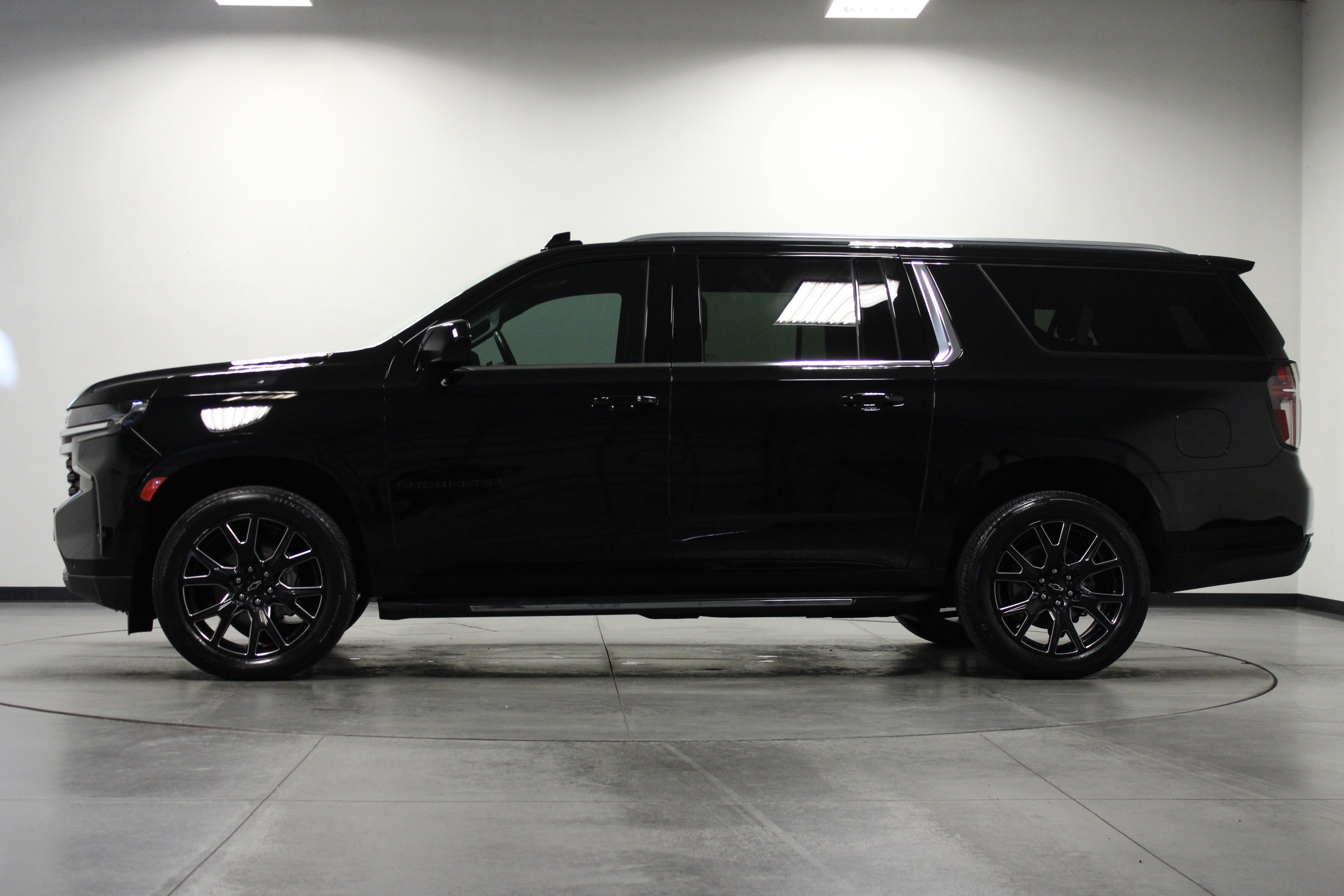 Used 2024 Chevrolet Suburban LS w/ Driver Alert Package AWD/4WD image 7