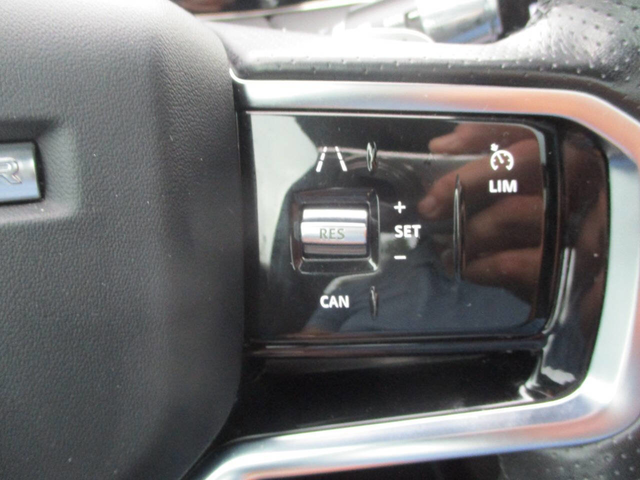 Used 2021 Land Rover Range Rover Evoque R-Dynamic SE AWD/4WD image 15