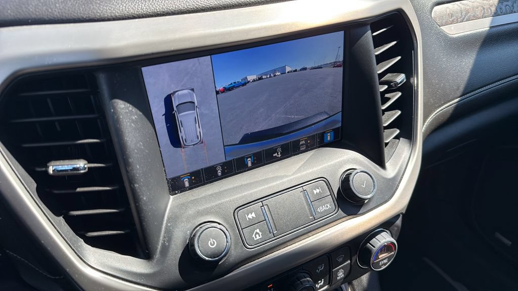 Used 2022 GMC Acadia Denali w/ GMC Pro Grade Package AWD/4WD image 31