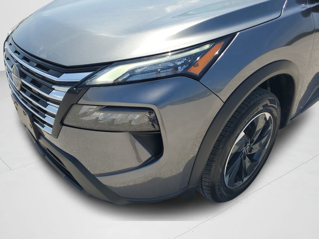 Used 2024 Nissan Rogue SV image 25