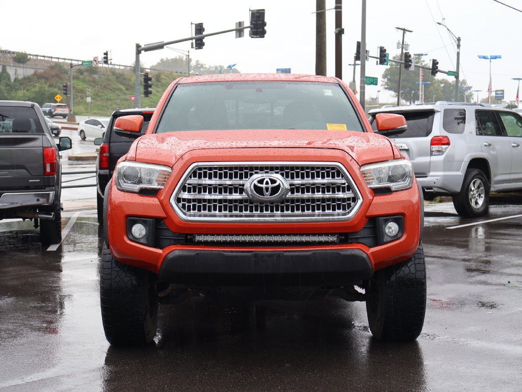 Used 2016 Toyota Tacoma TRD Off-Road w/ Towing Package AWD/4WD image 2