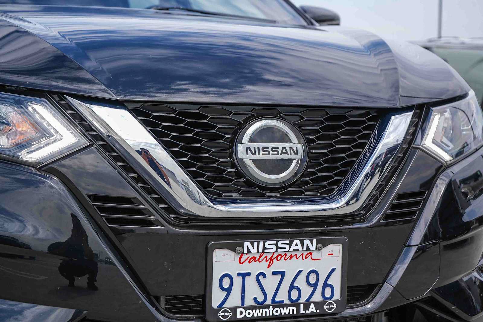 Used 2021 Nissan Rogue Sport SV w/ Technology Package FWD image 5