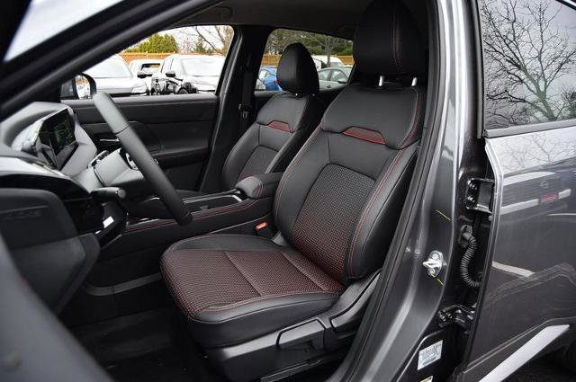 New 2025 Nissan Kicks SR image 24