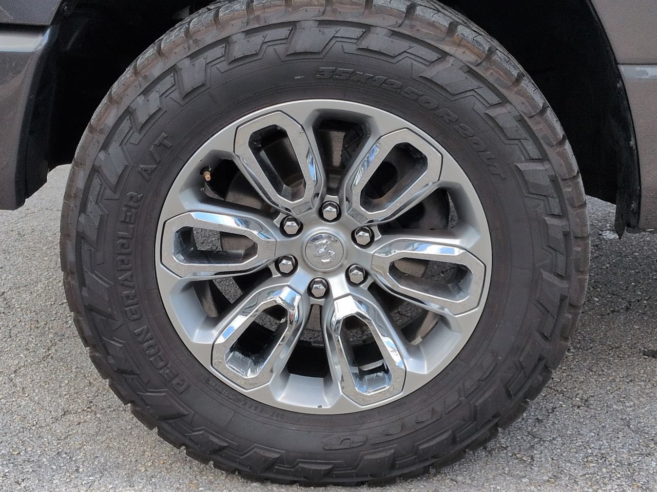 Used 2023 RAM 1500 Laramie AWD/4WD image 11