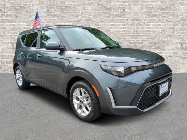 Used 2025 Kia Soul LX w/ LX Technology Package FWD image 1