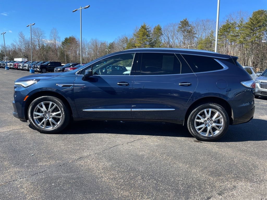 Used 2023 Buick Enclave Essence w/ Experience Buick Package image 3