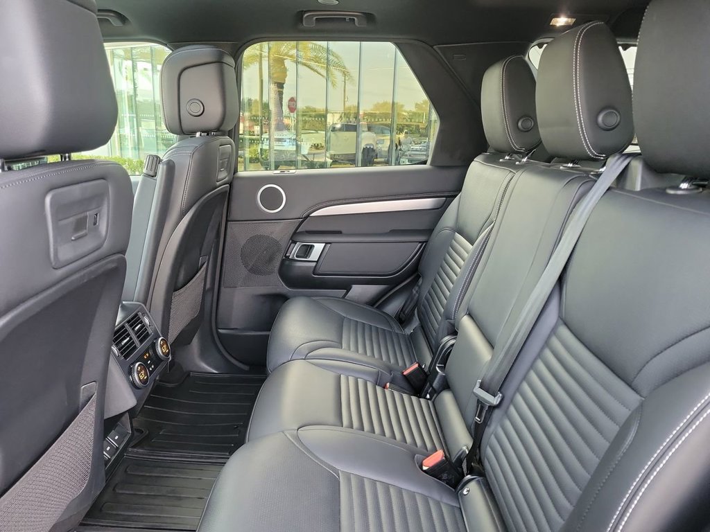 Certified 2024 Land Rover Discovery Dynamic SE AWD/4WD image 16
