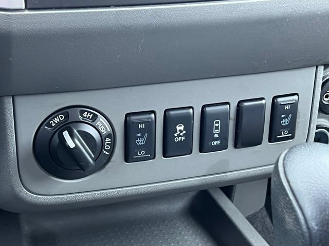 Used 2020 Nissan Frontier SV w/ Midnight Edition Floor Mats AWD/4WD image 26