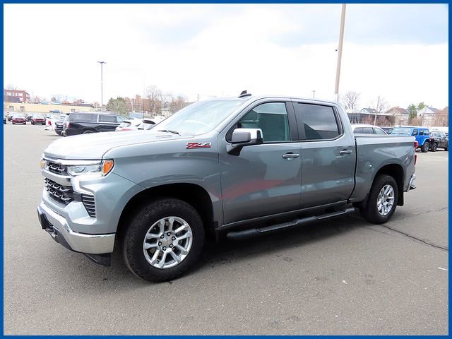 Used 2024 Chevrolet Silverado 1500 LT image 3
