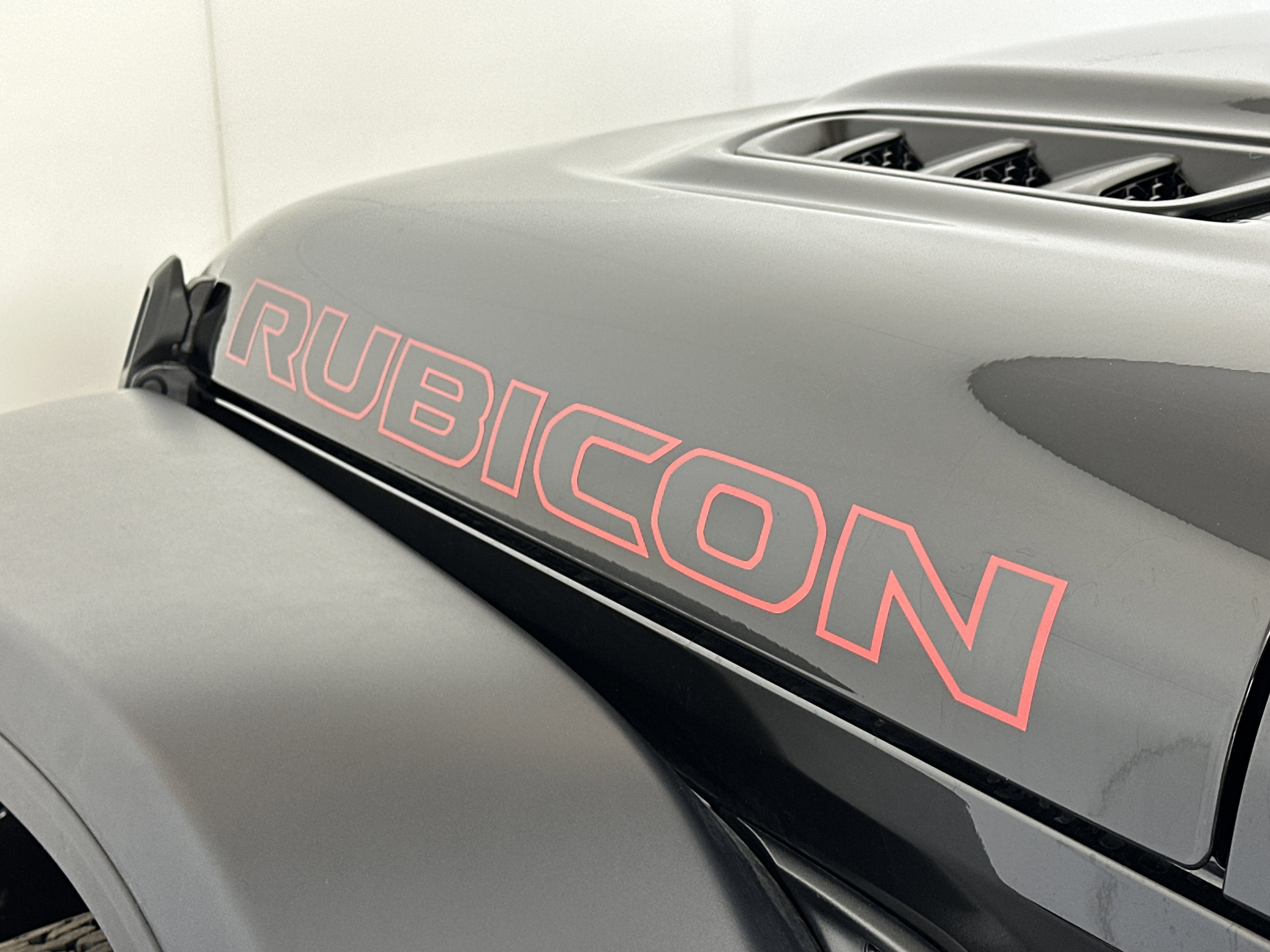 Used 2024 Jeep Wrangler Unlimited Rubicon w/ Technology Group image 17