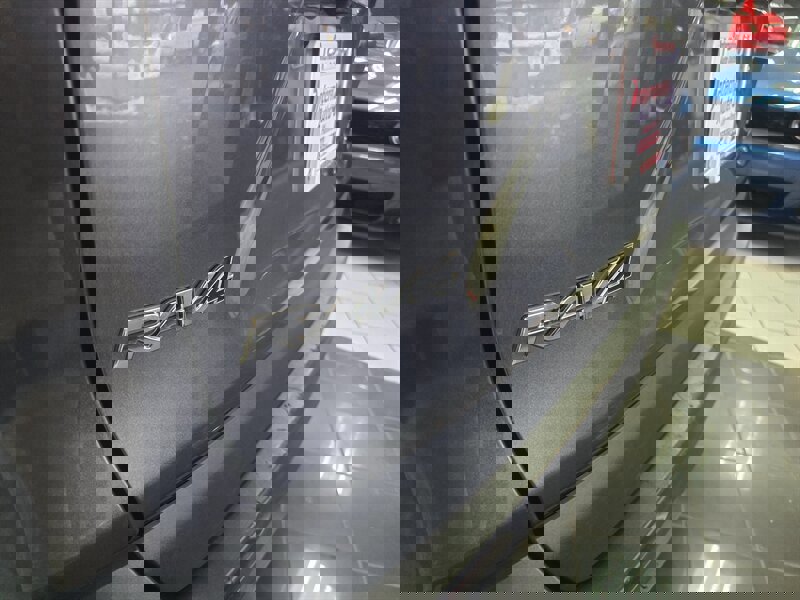 Used 2022 Toyota RAV4 XLE image 29