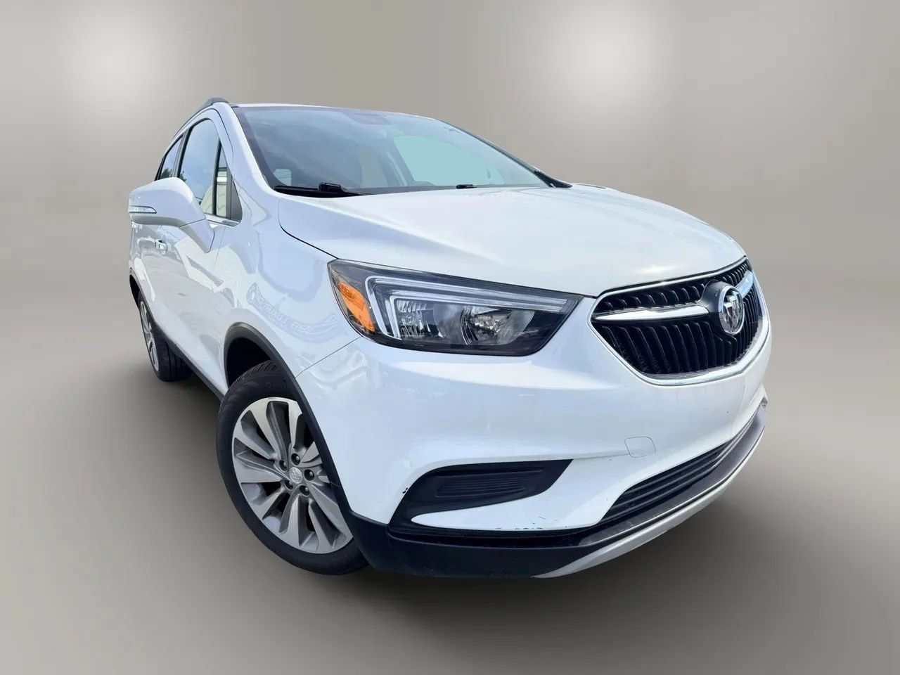 Used 2018 Buick Encore Preferred FWD image 2