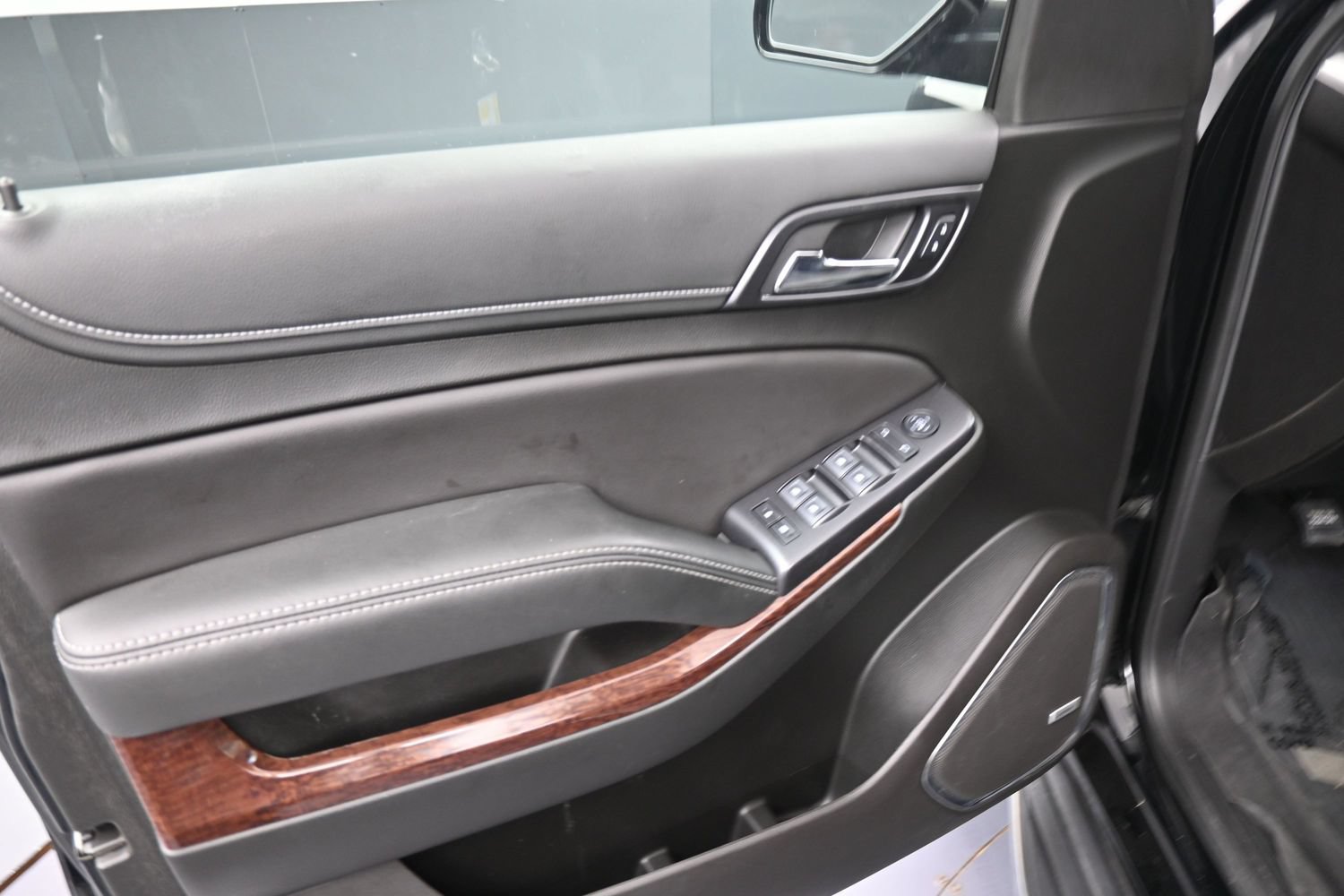 Used 2019 GMC Yukon SLE w/ SLE Value Package AWD/4WD image 13