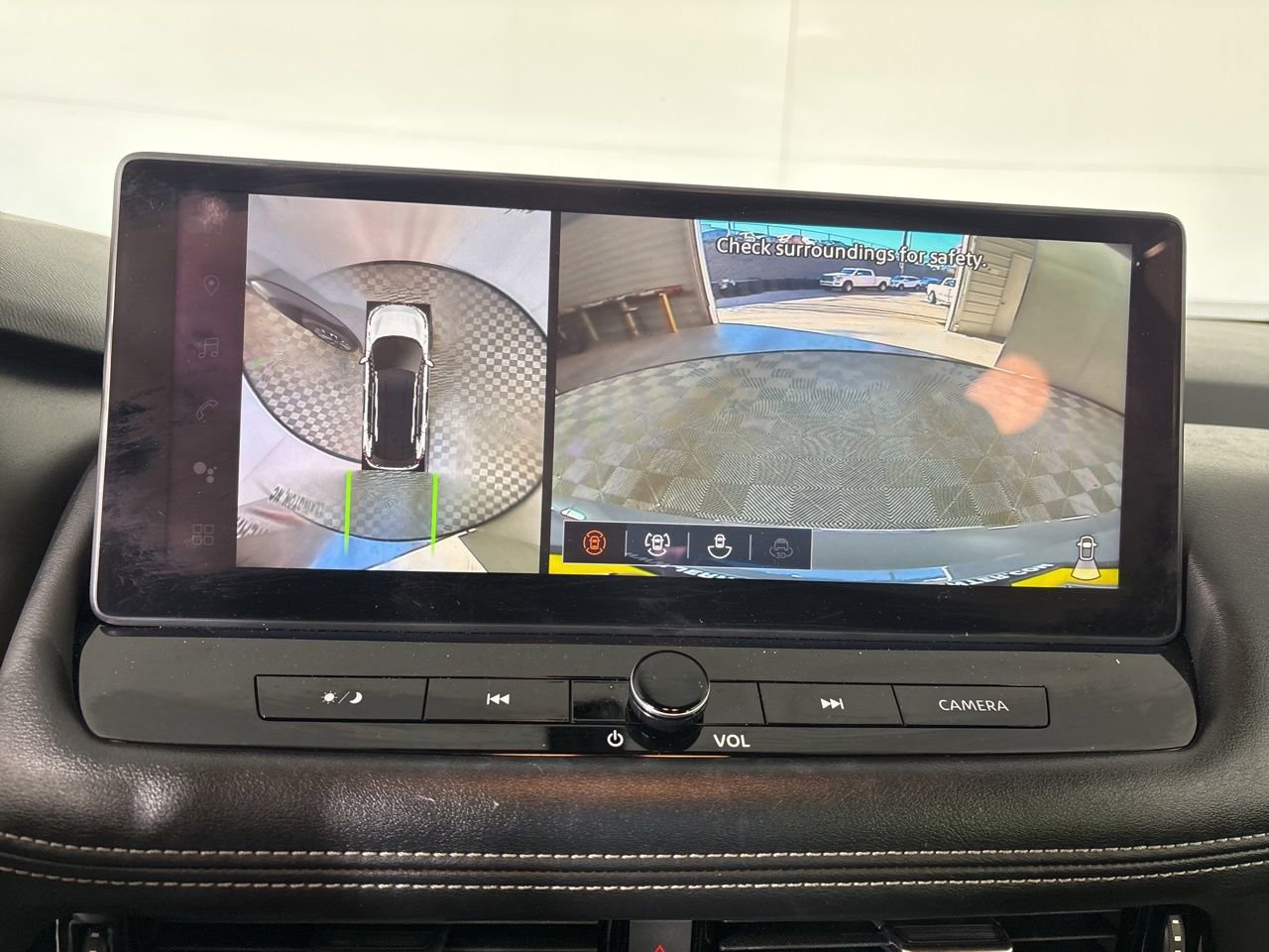 Used 2025 Nissan Rogue Platinum image 19